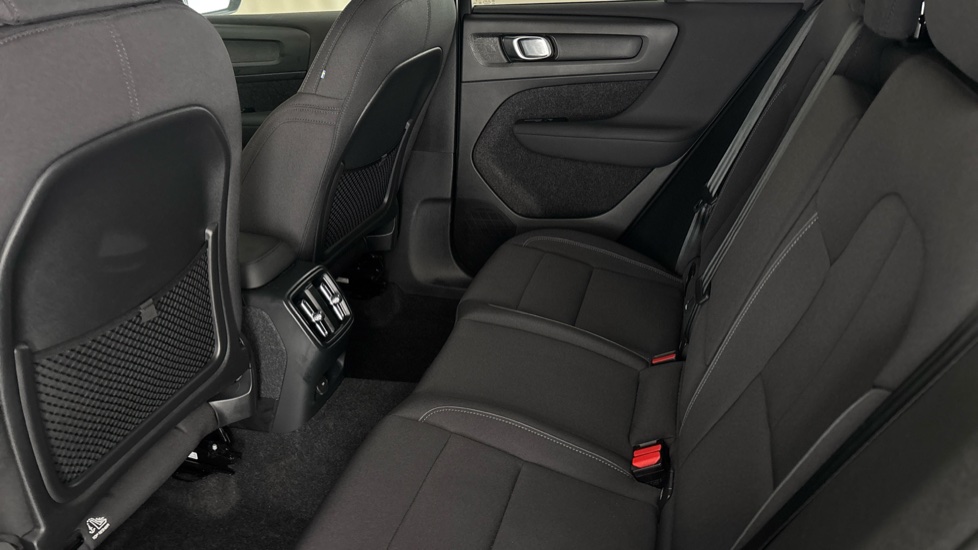 VOLVO XC40 Image 14