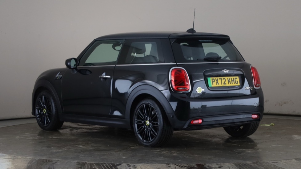 MINI HATCHBACK Image 3