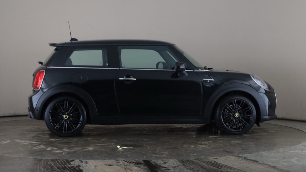 MINI HATCHBACK Image 6