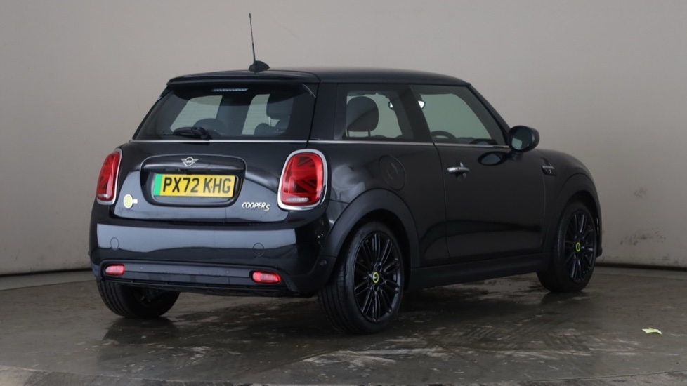 MINI HATCHBACK Image 5