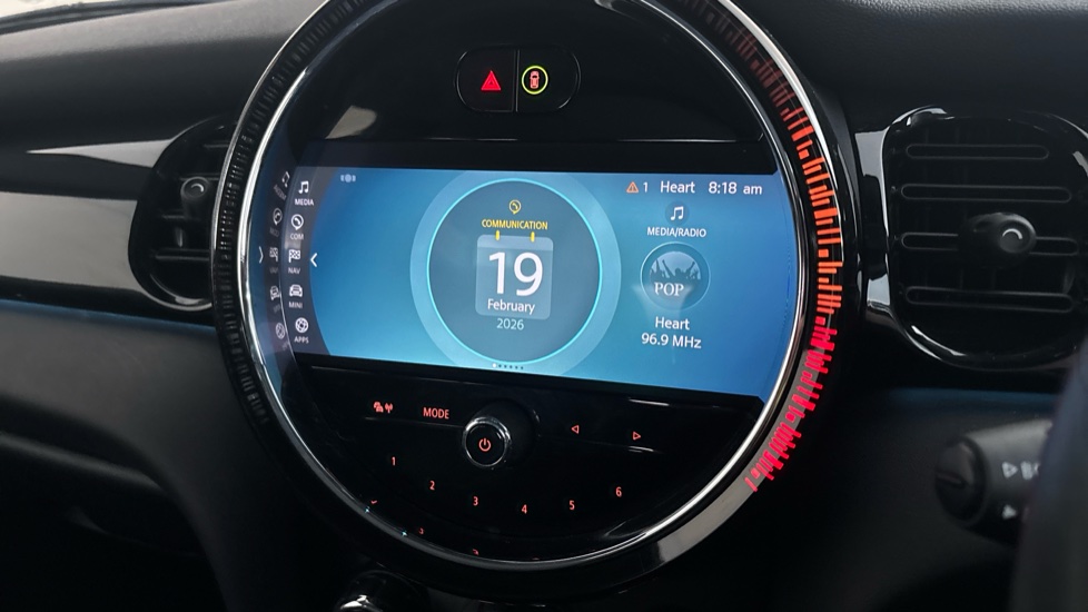 MINI HATCHBACK Image 12