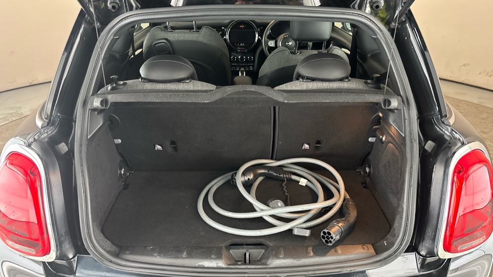 MINI HATCHBACK Image 15