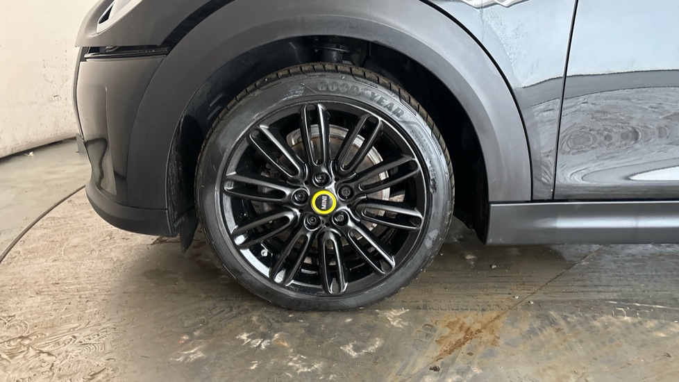 MINI HATCHBACK Image 17