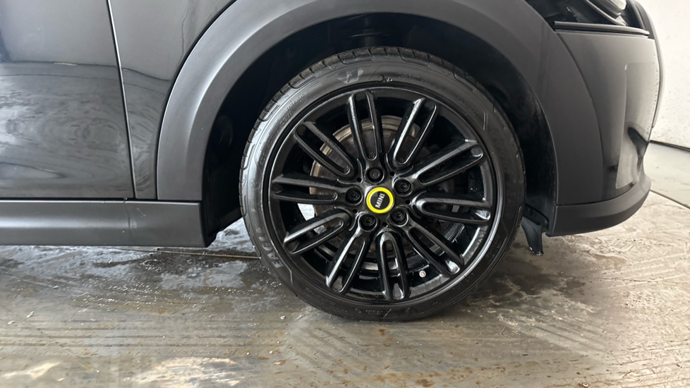 MINI HATCHBACK Image 20