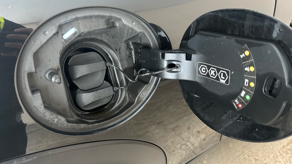 MINI HATCHBACK Image 21