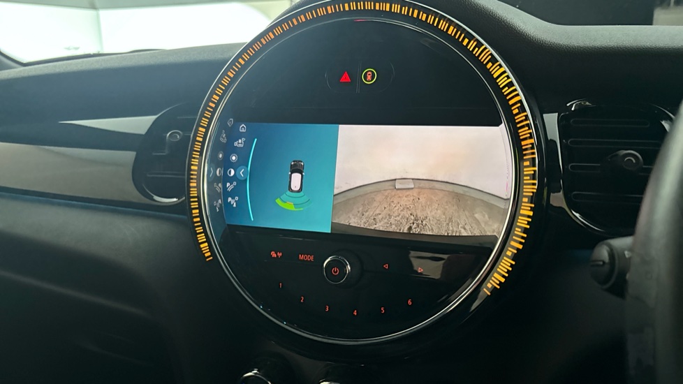 MINI HATCHBACK reverse camera