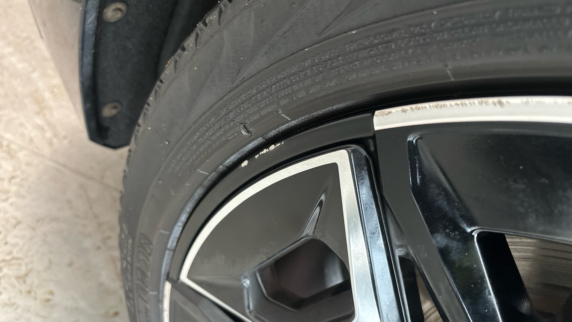 4027758 240kW xDrive40 M Sport Edition 76.6kWh 5dr Auto