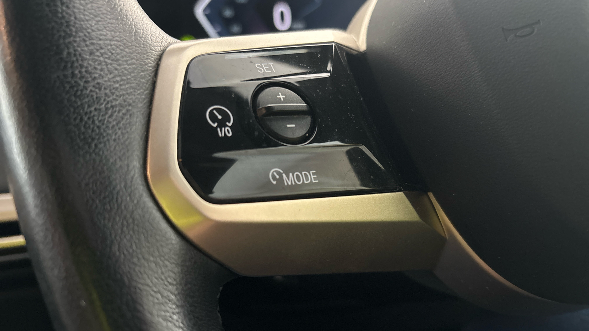 4027758 240kW xDrive40 M Sport Edition 76.6kWh 5dr Auto