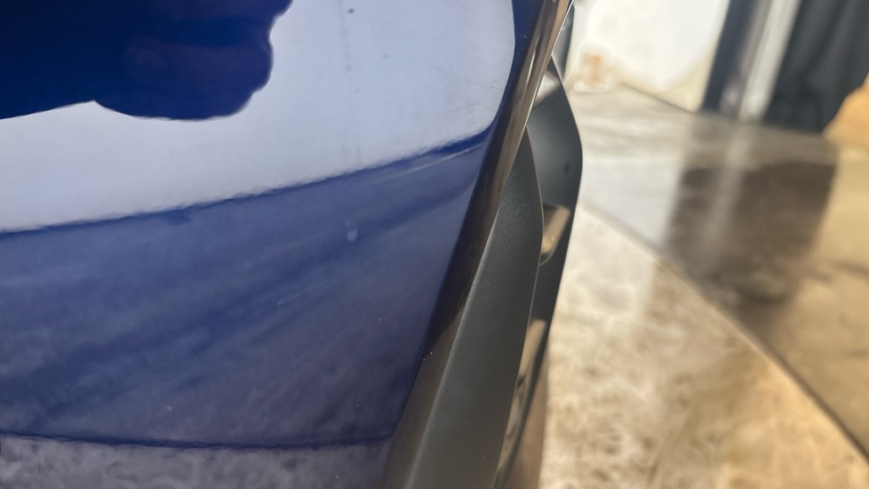 AUDI Q4 scratches and chips