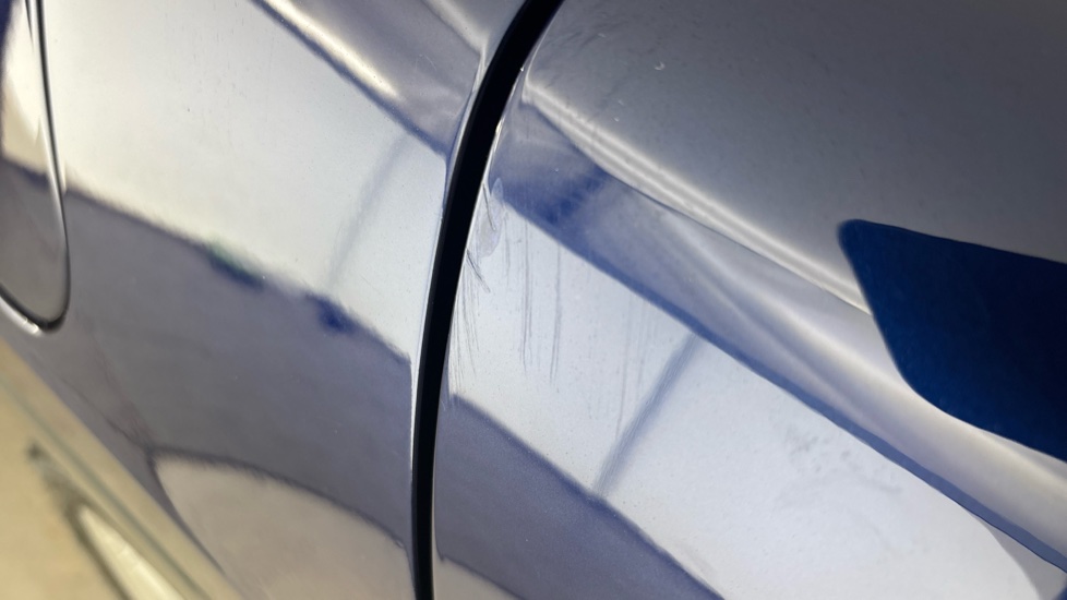 AUDI Q4 scratches