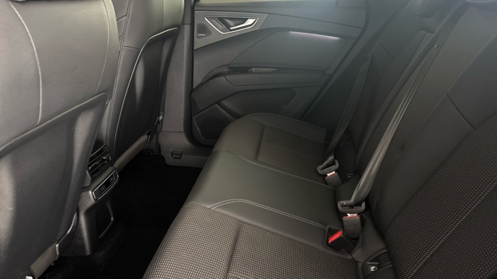 AUDI Q4 Image 14