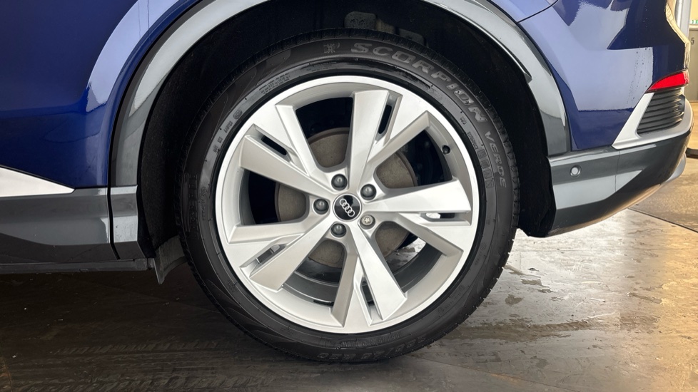 AUDI Q4 Image 18