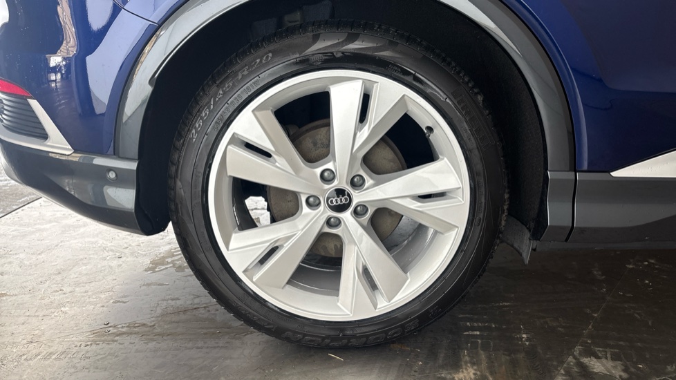 AUDI Q4 Image 19
