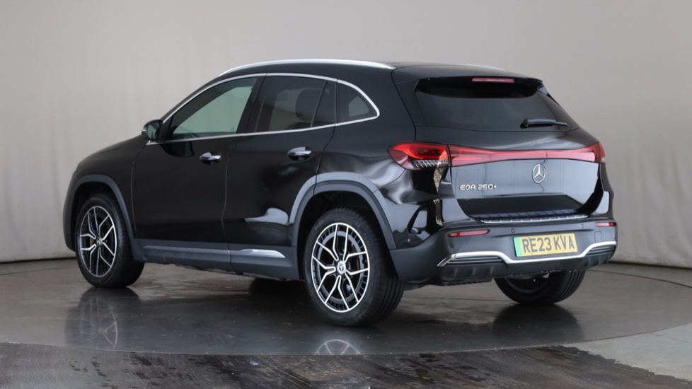 MERCEDES EQA Image 3