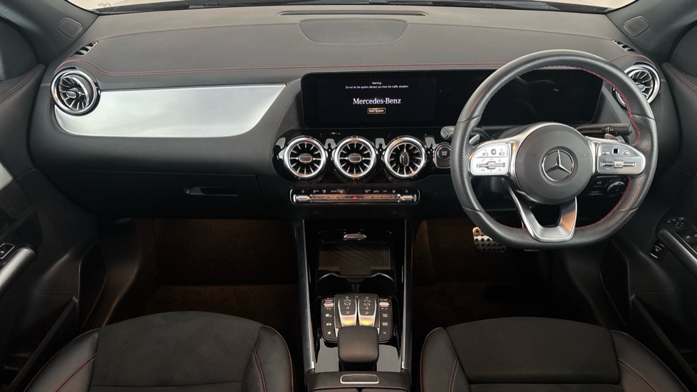 MERCEDES EQA Image 11