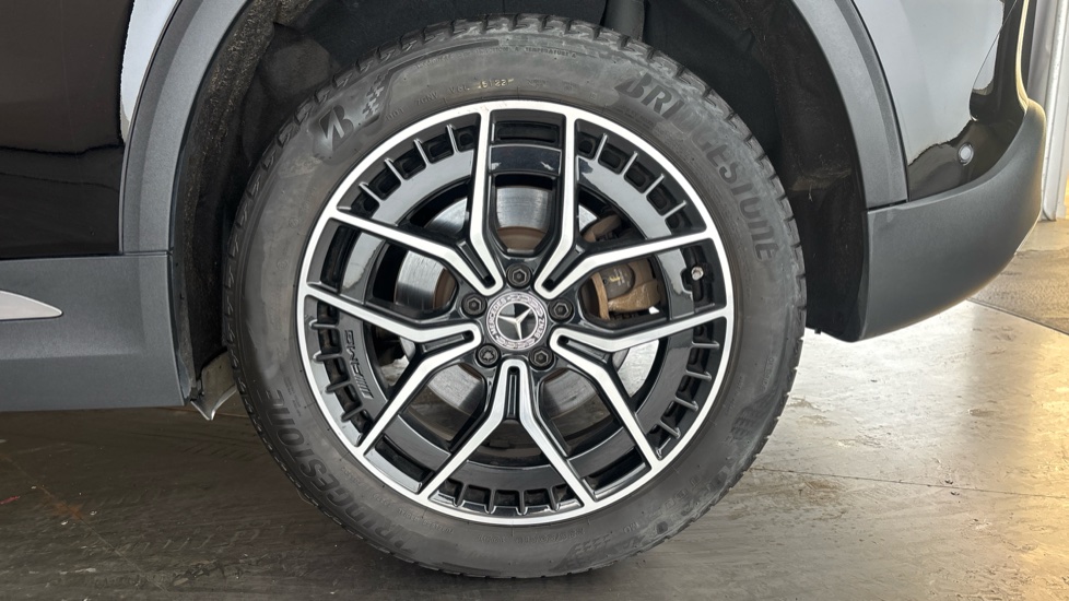 MERCEDES EQA Image 18