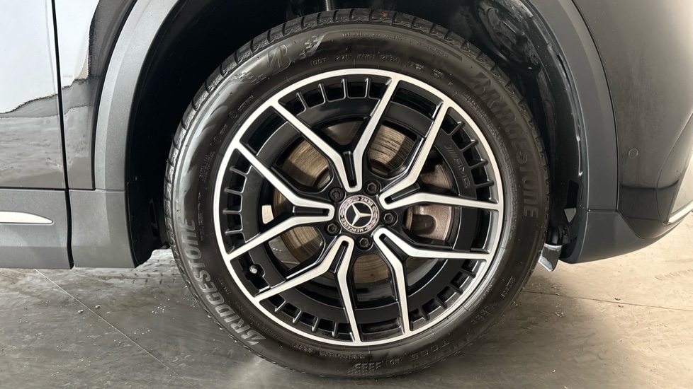 MERCEDES EQA Image 20