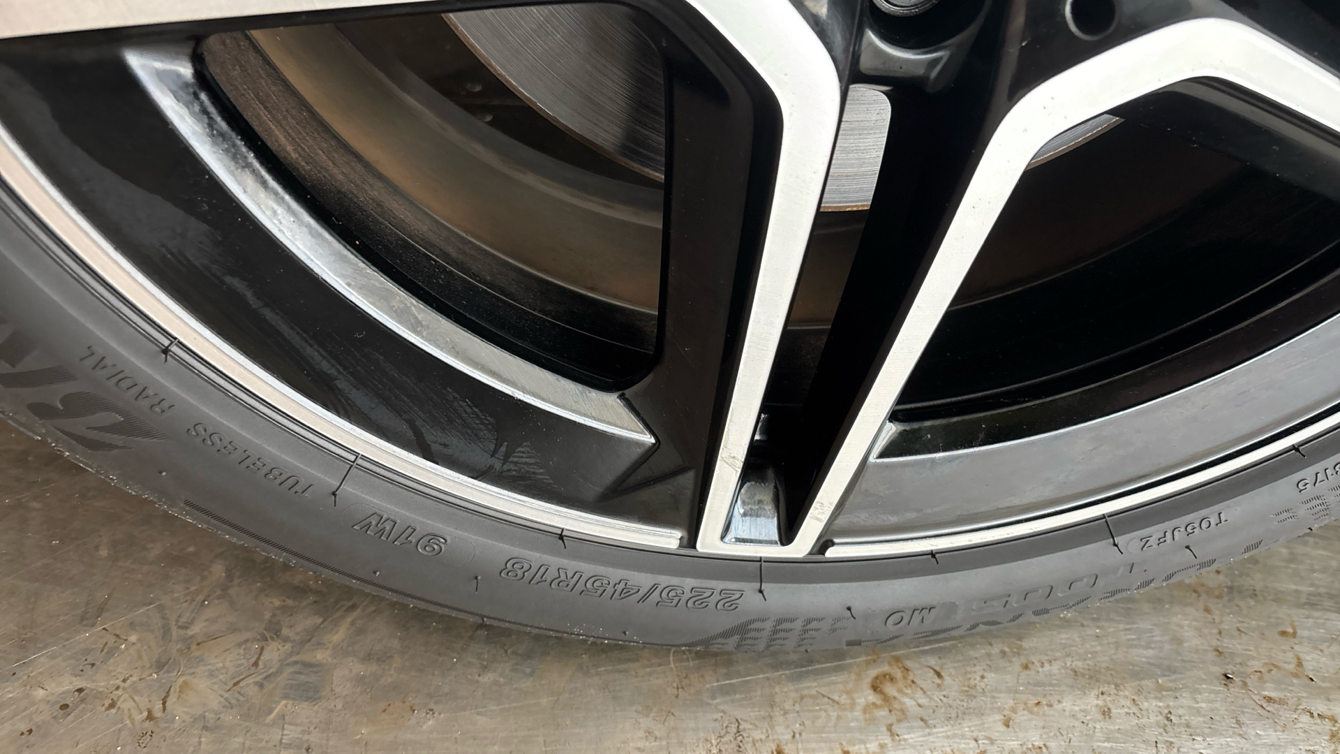 4027757 A250e AMG Line Executive Edition 4dr Auto