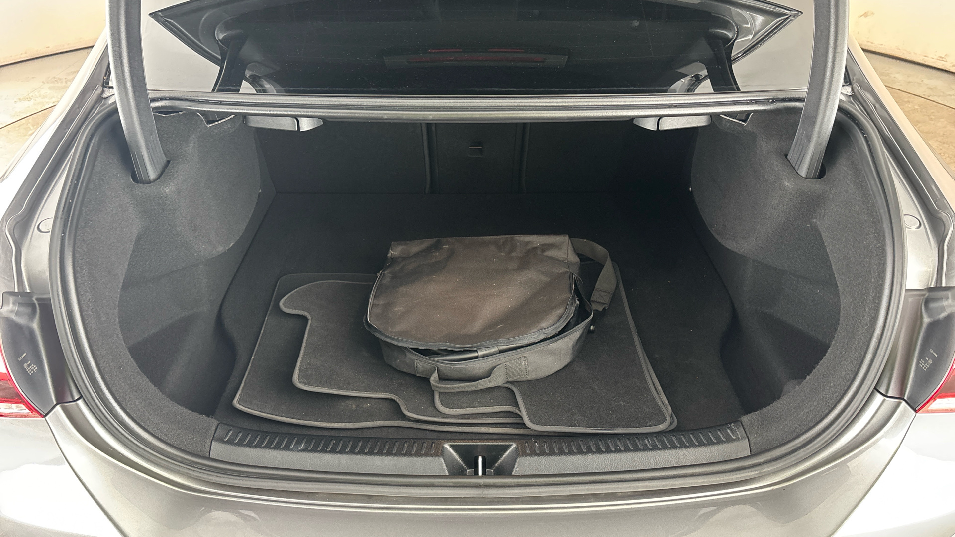 4027757 A250e AMG Line Executive Edition 4dr Auto