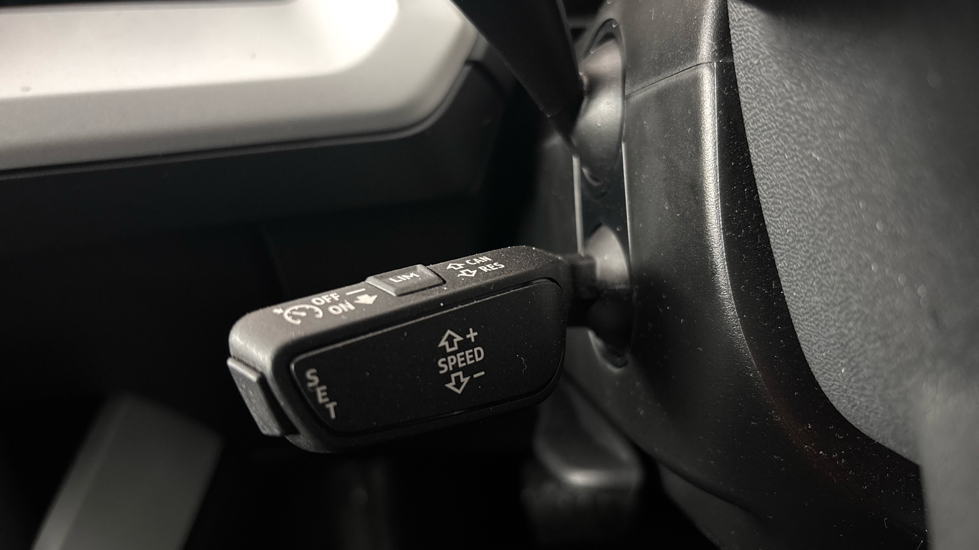 4020884 125kW 35 55kWh Sport 5dr Auto