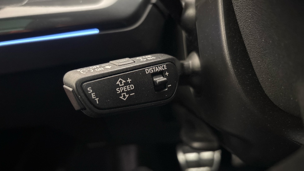 AUDI Q4 cruise control