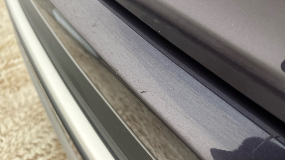 AUDI Q4 Scratches and chips