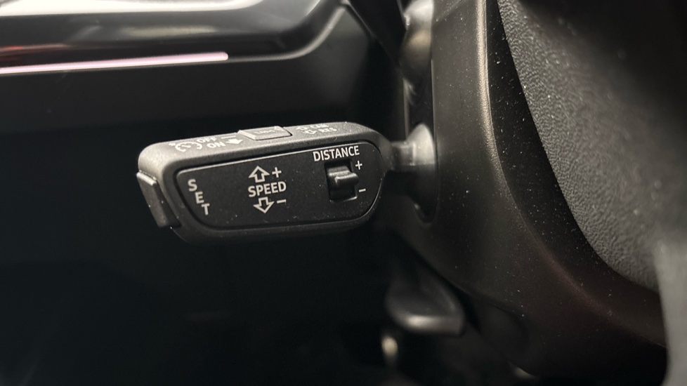 AUDI Q4 cruise control