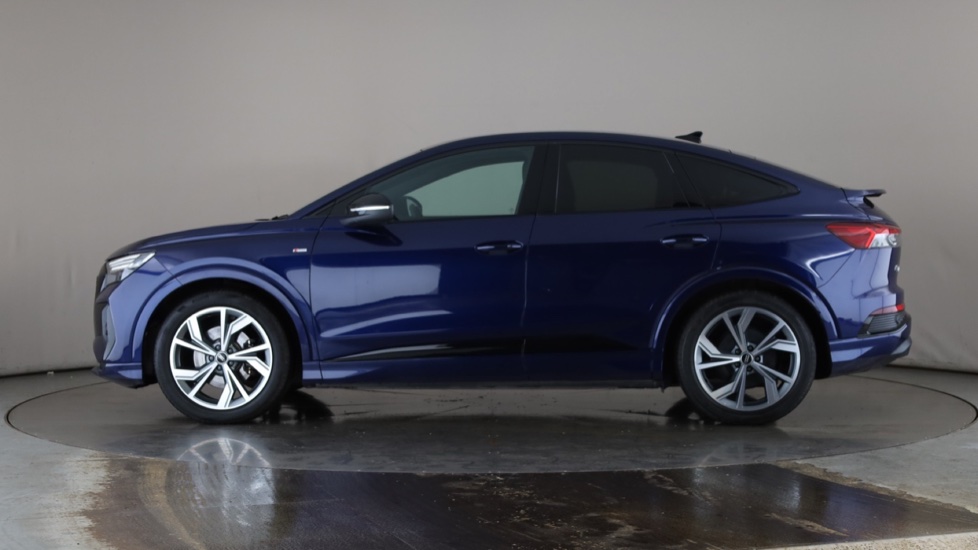 AUDI Q4 Image 2