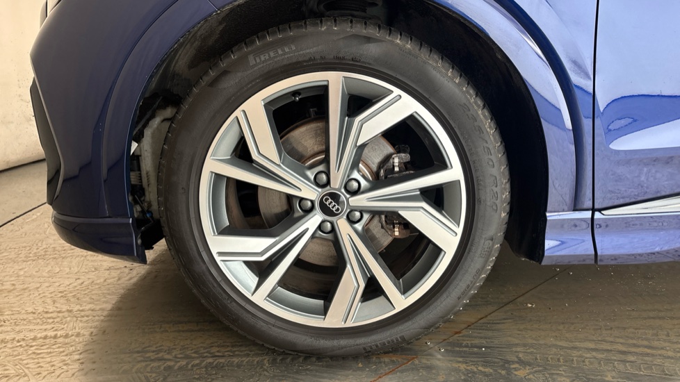 AUDI Q4 Image 17
