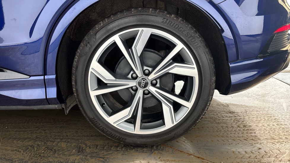 AUDI Q4 Image 18