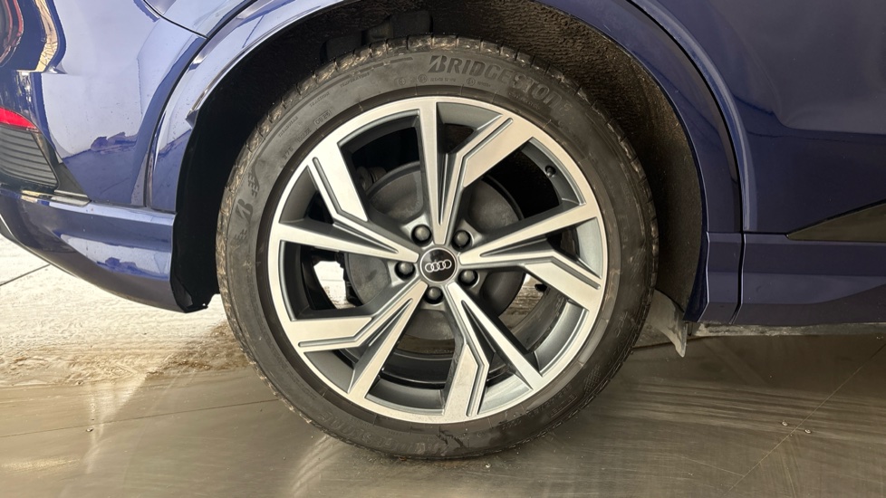 AUDI Q4 Image 19