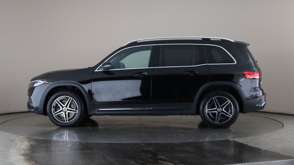 MERCEDES EQB Image 2