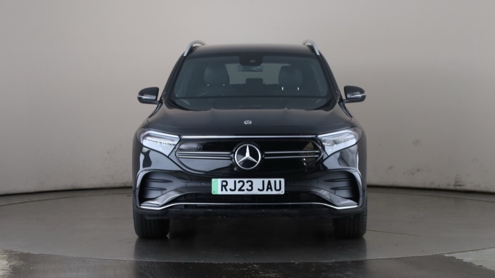 MERCEDES EQB Image 8