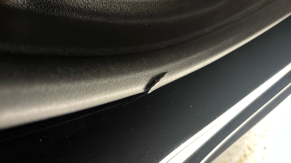 MERCEDES EQB Damaged