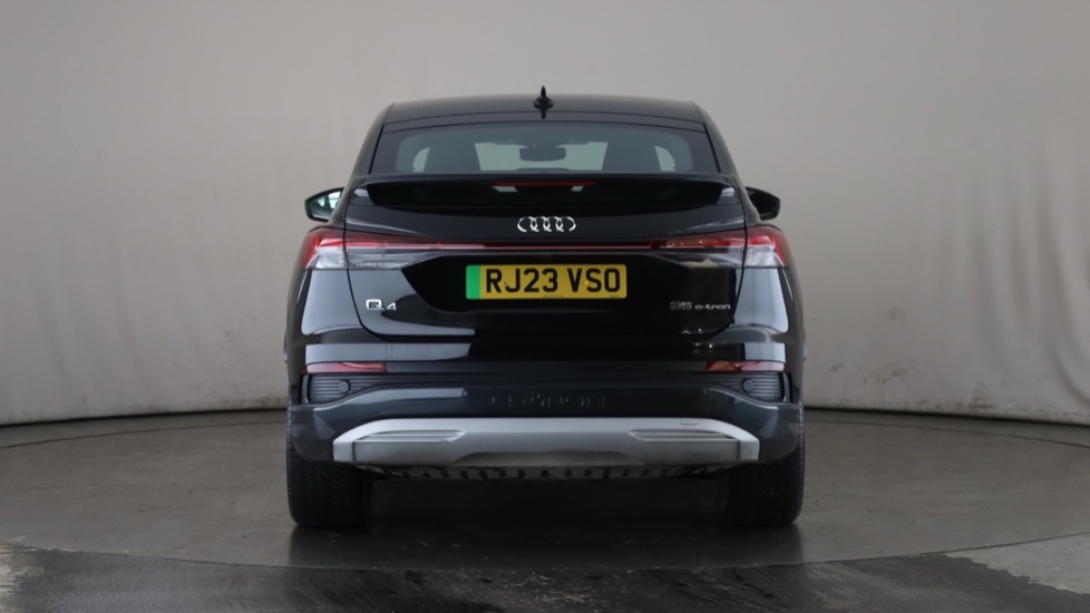 AUDI Q4 Image 4