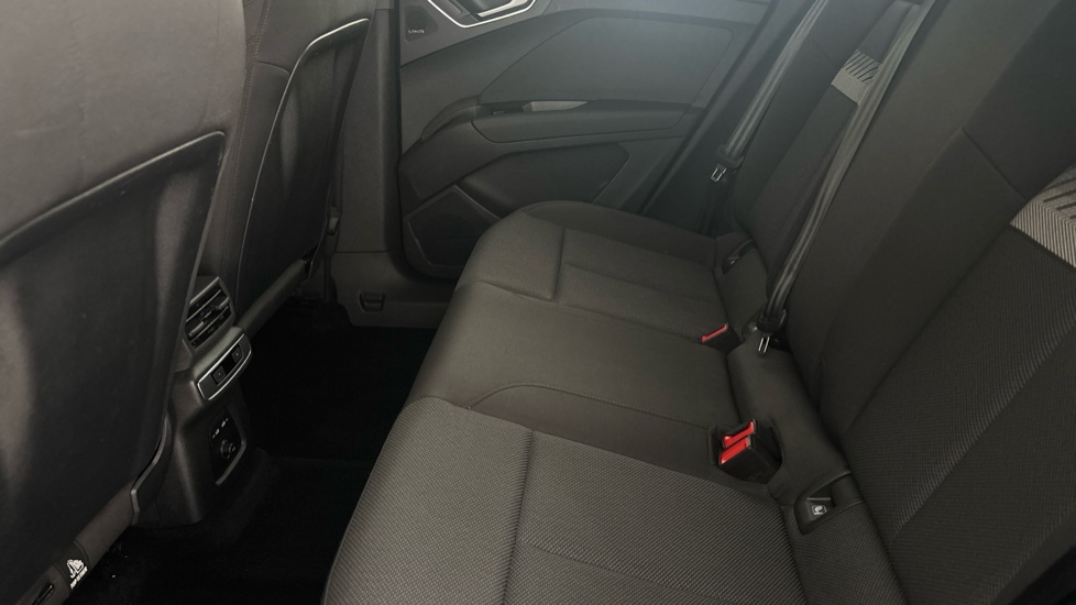 AUDI Q4 Image 14