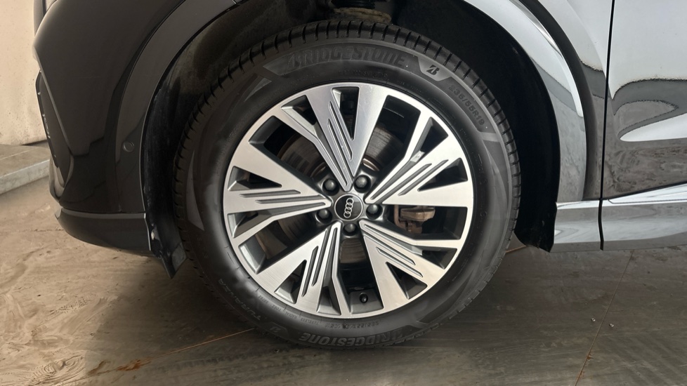 AUDI Q4 Image 17