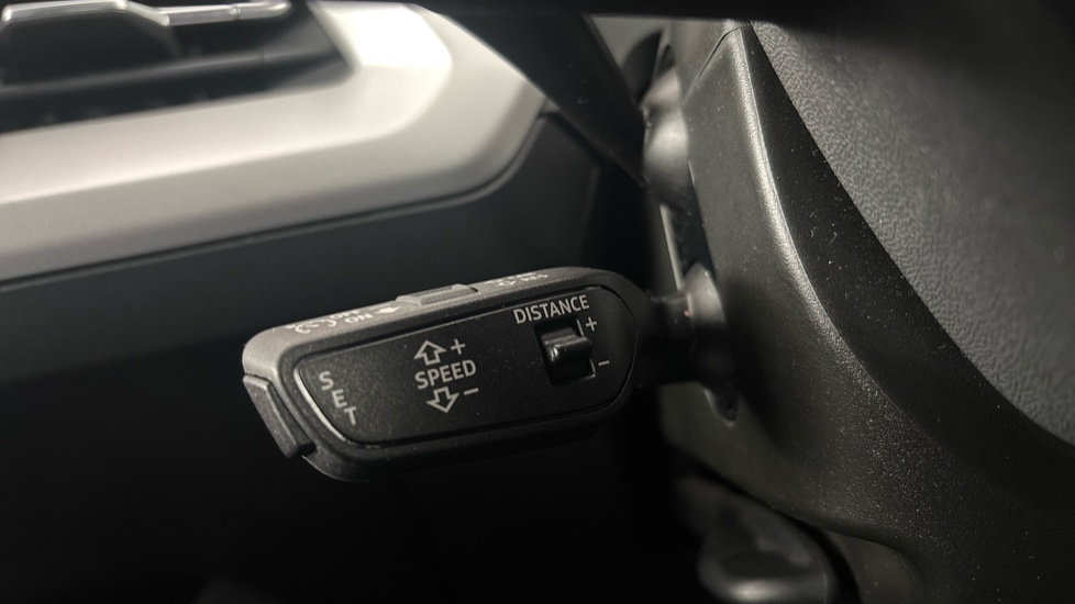 AUDI Q4 cruise control