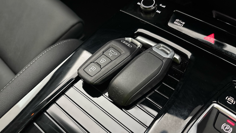 Audi Q6 2 keys