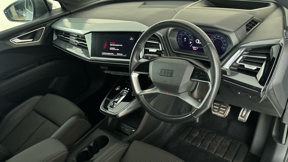 AUDI Q4 Image 9