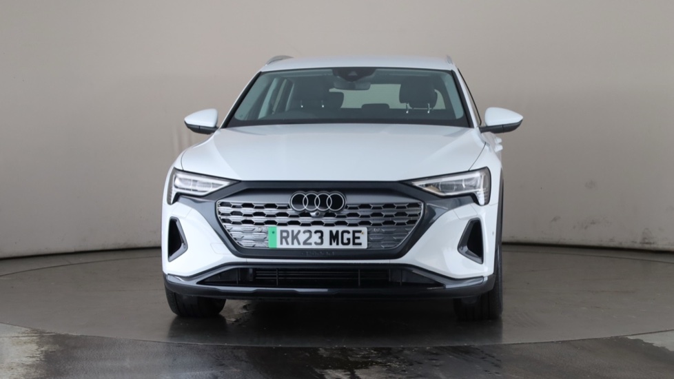 AUDI Q8 Image 8
