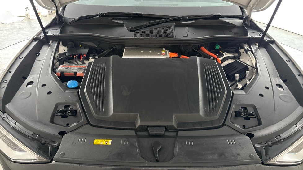 AUDI Q8 Image 16