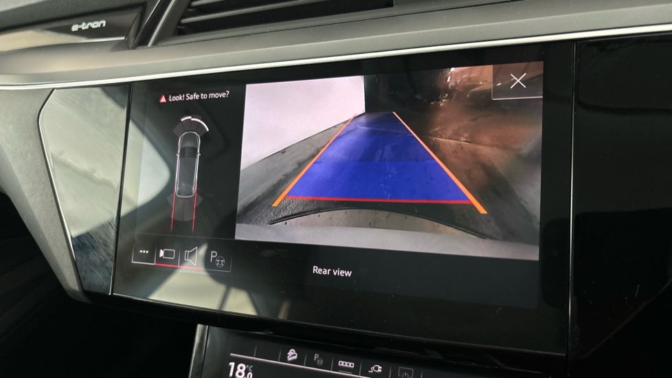 AUDI Q8 reverse camera