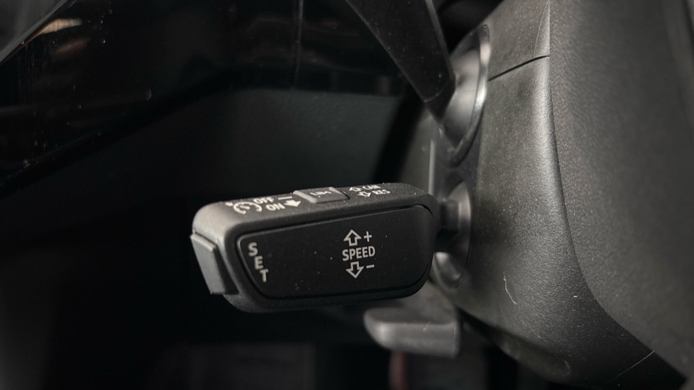 AUDI Q8 cruise control