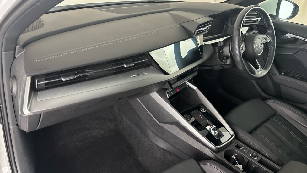 AUDI A3 Image 10