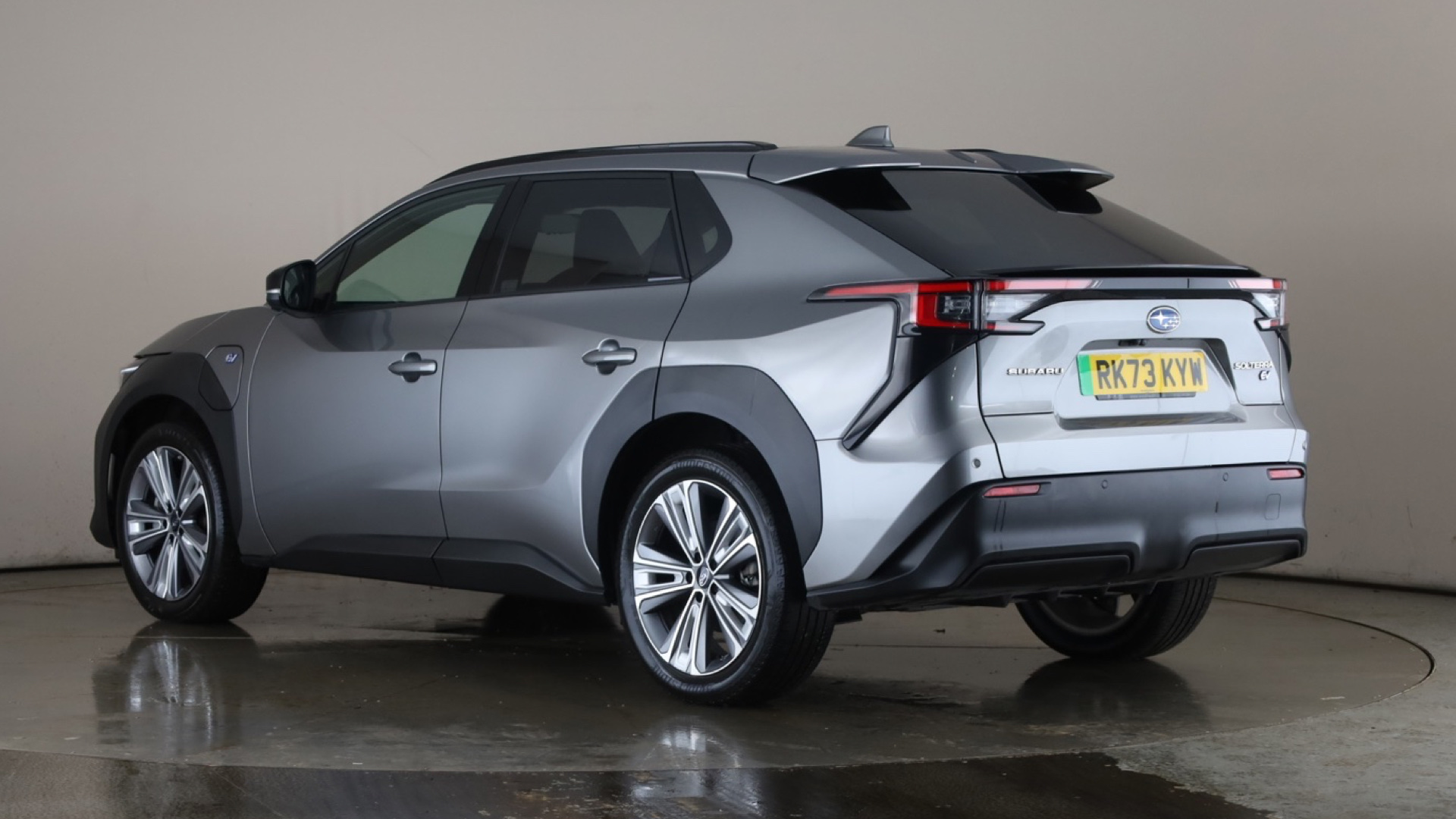 4058251 150kW Touring 71.4kWh 5dr Auto AWD