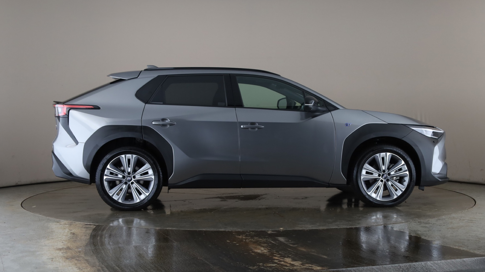 4058251 150kW Touring 71.4kWh 5dr Auto AWD