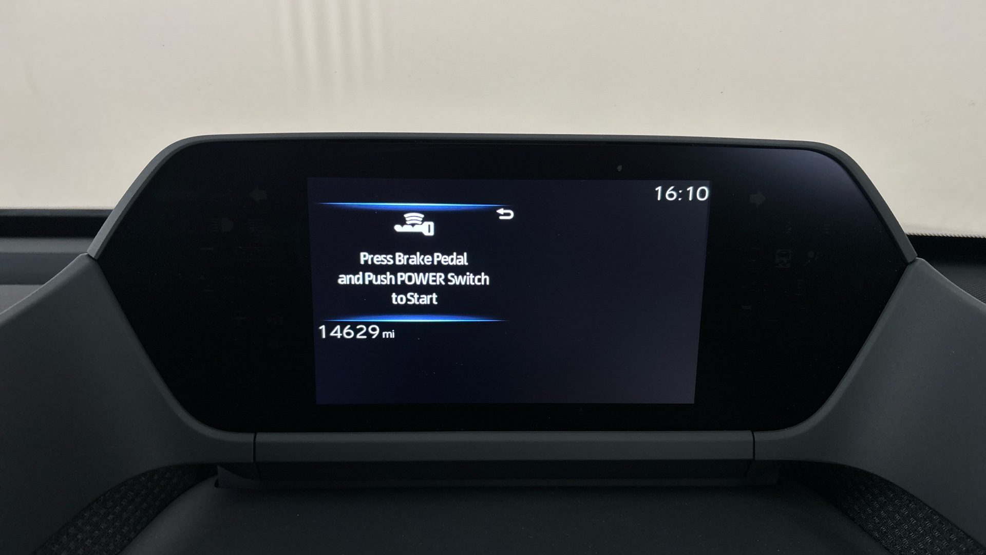 4058251 150kW Touring 71.4kWh 5dr Auto AWD