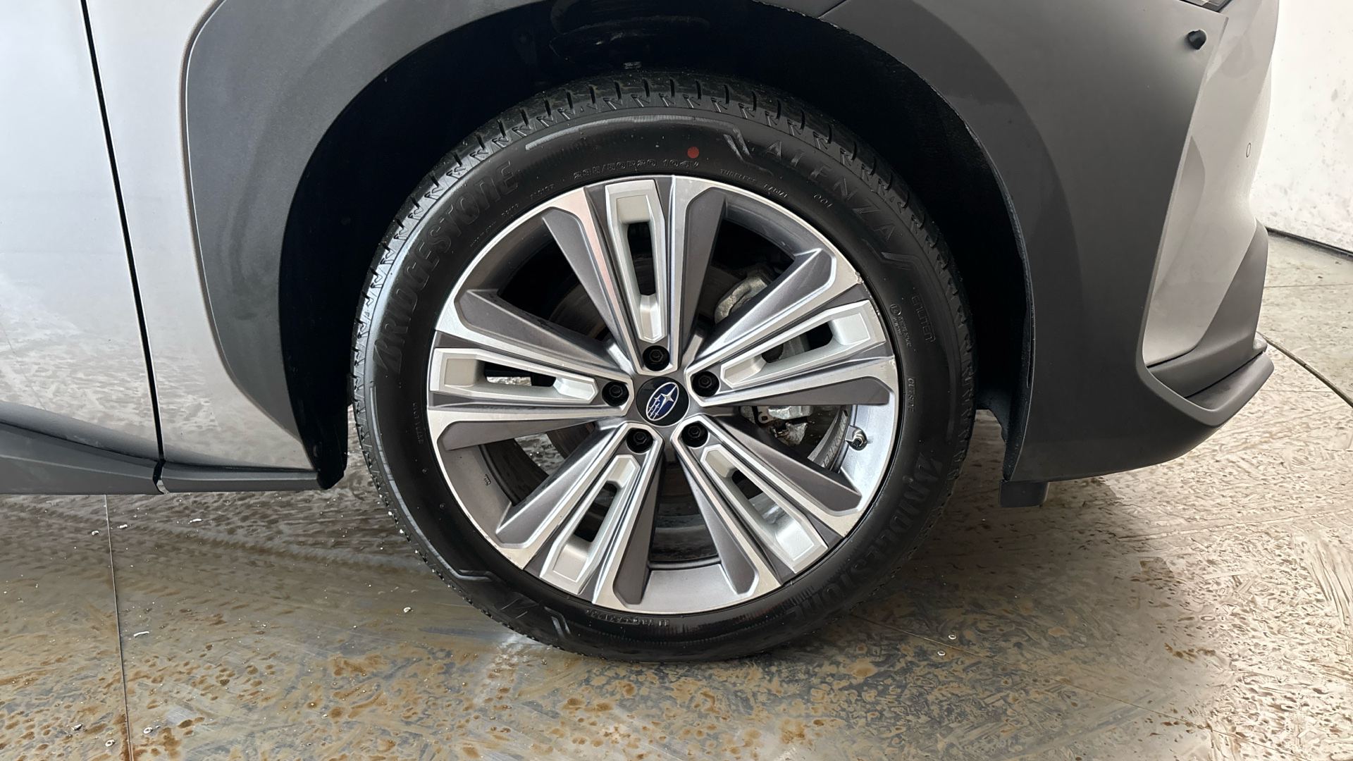 4058251 150kW Touring 71.4kWh 5dr Auto AWD