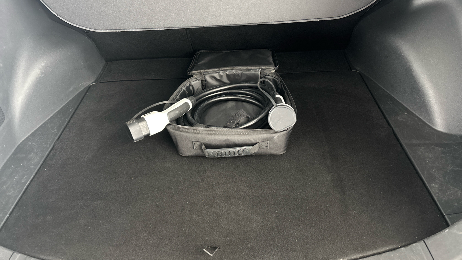 4058251 150kW Touring 71.4kWh 5dr Auto AWD